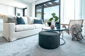 LME9F1- Penthouse, amazing views, families only